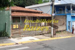 Casa com 03 Dormitórios – Ideal para Reforma