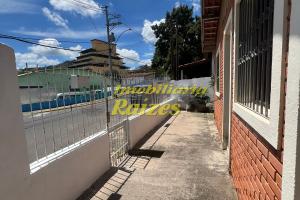  CASA PARA LOCAÇÃO – ÓTIMA LOCALIZAÇÃO