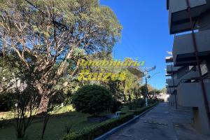 Apartamento Reformado com 02 Dormitórios e 02 Vagas de Garagem